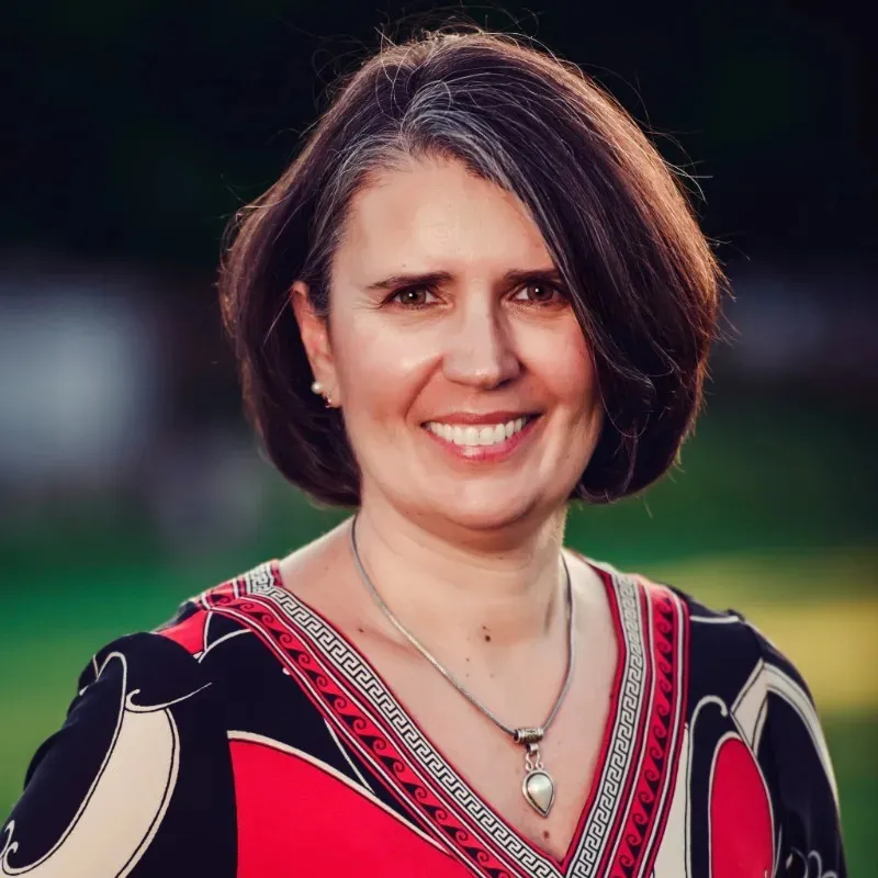 Headshot of Gretchen Bliss